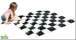 Mini-Giant Draughts set (10cm draughts)